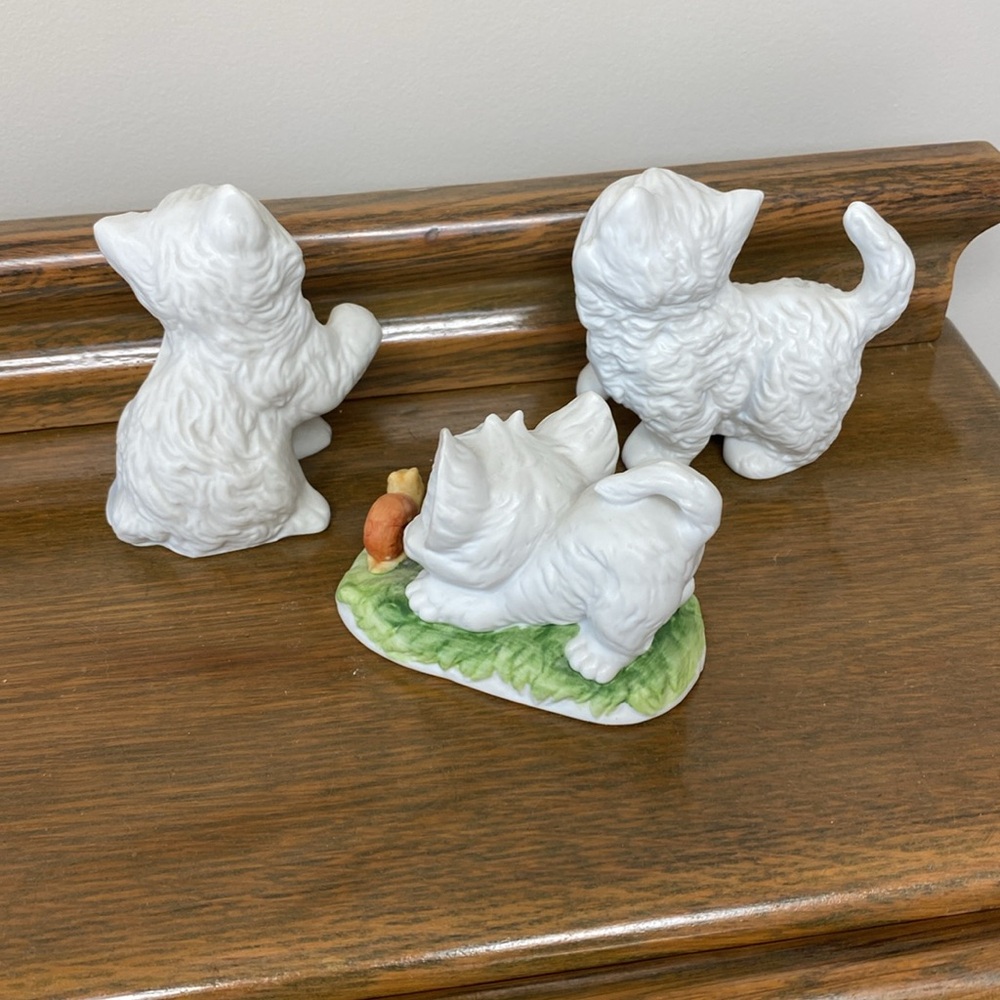 White Ceramic Cats/Kitten - Picture 3 of 3
